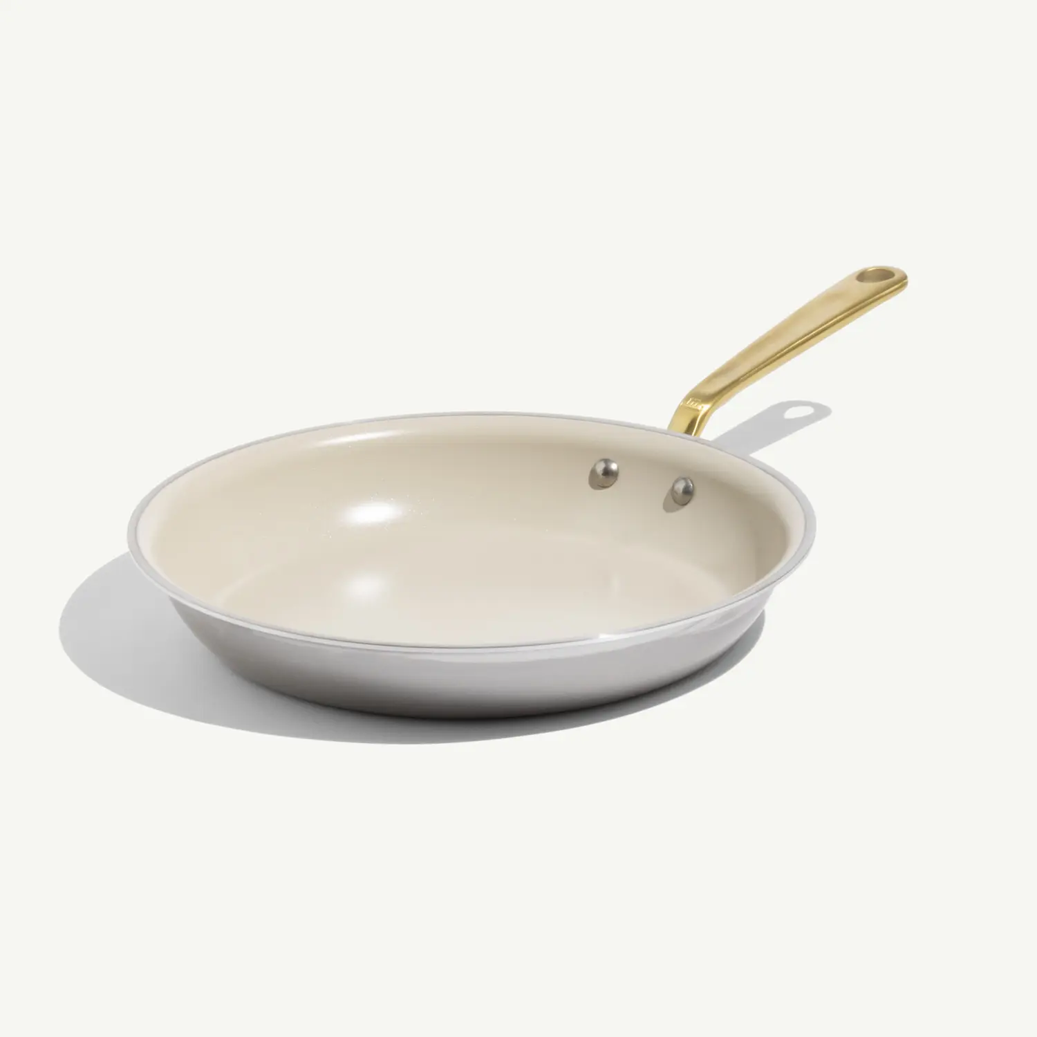 Ceramic coated frying pan in the cookware comparison